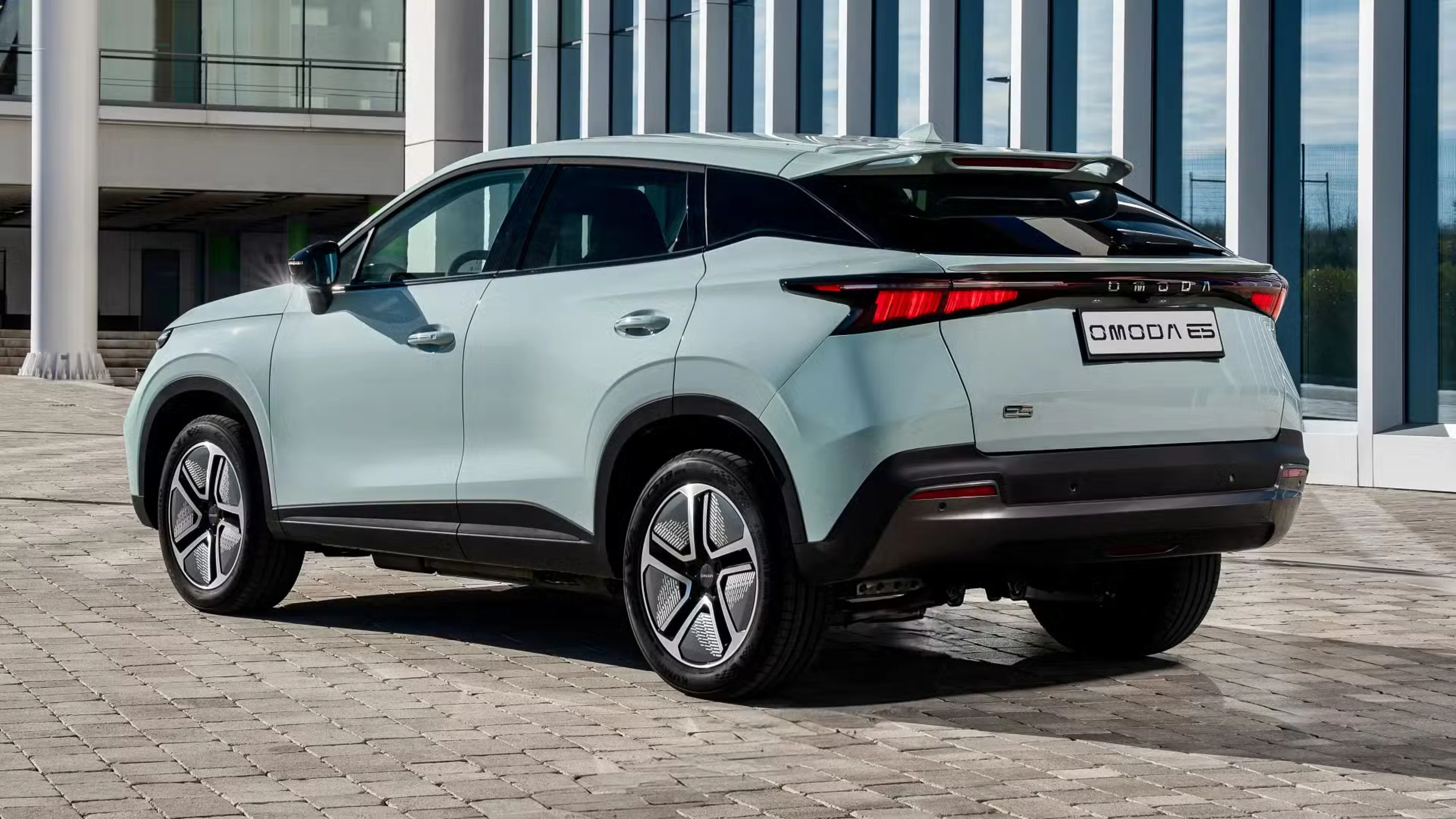 Omoda E5 galeri görseli
