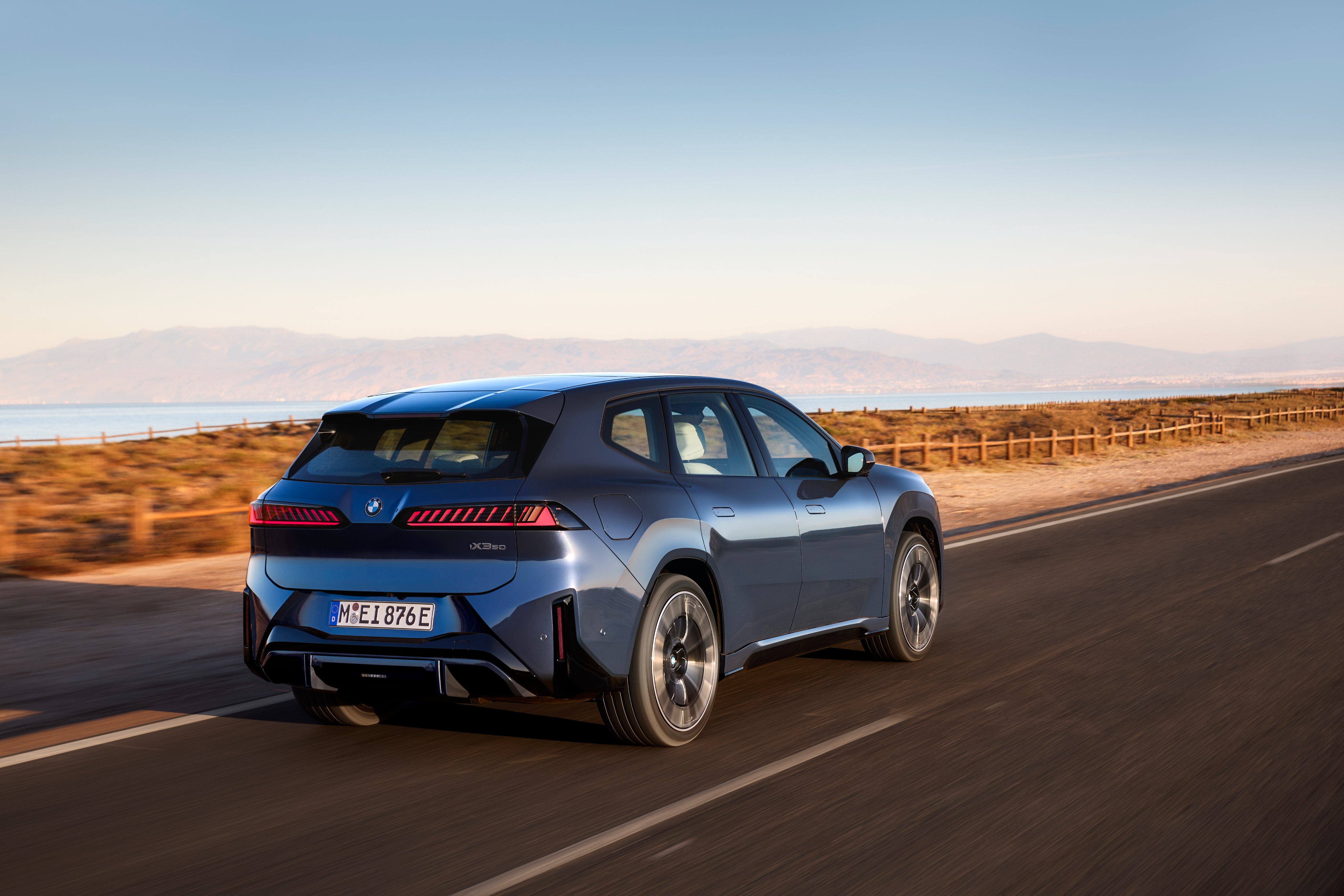 2026 BMW iX3 galeri görseli