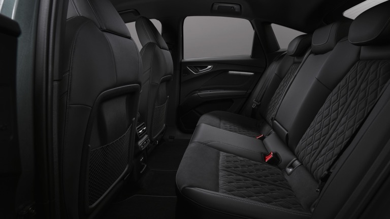 Audi Q4 Sportback e-tron quattro galeri görseli