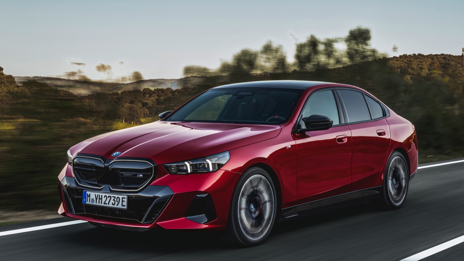 BMW i5 M60 xDrive galeri görseli