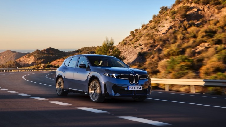 BMW iX3 40 galeri görseli