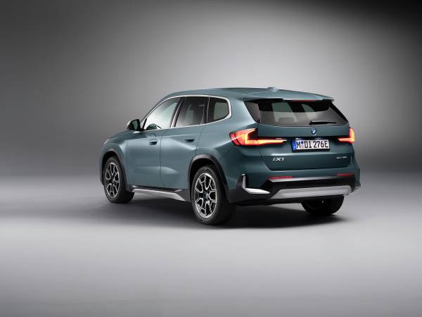 BMW iX1 eDrive20 galeri görseli