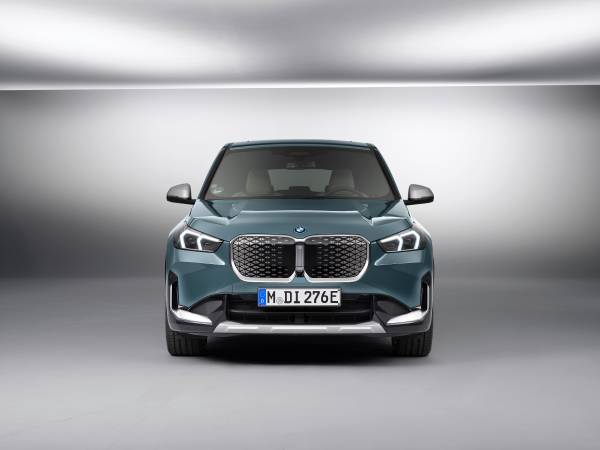 BMW iX1 eDrive20 galeri görseli