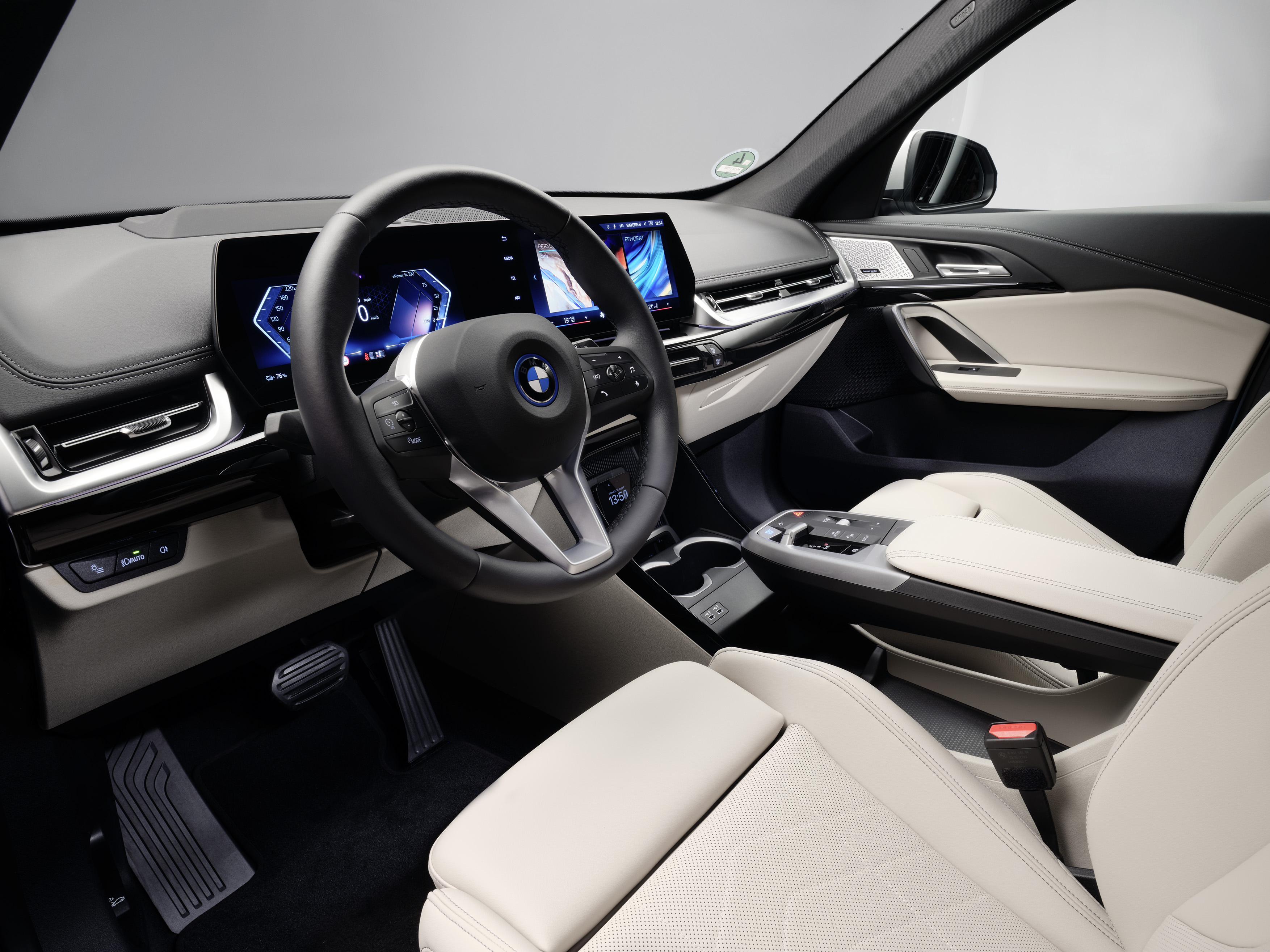 BMW iX1 eDrive20 galeri görseli