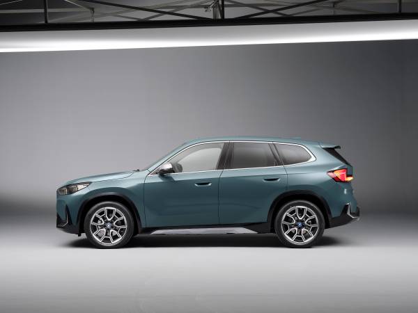 BMW iX1 eDrive20 galeri görseli