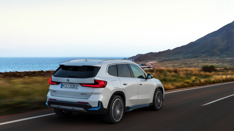BMW iX1 eDrive20 galeri görseli