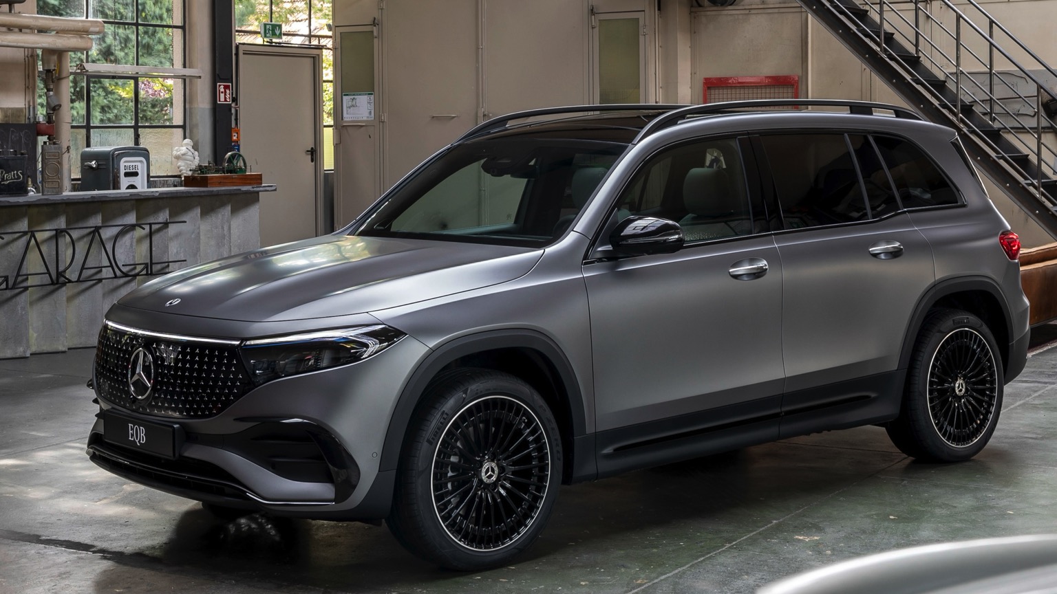 Mercedes-Benz 2023 Mercedes EQB 250+