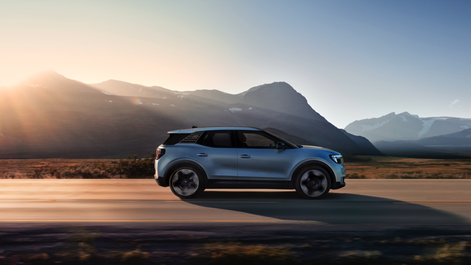 Ford Explorer Standard Range RWD galeri görseli