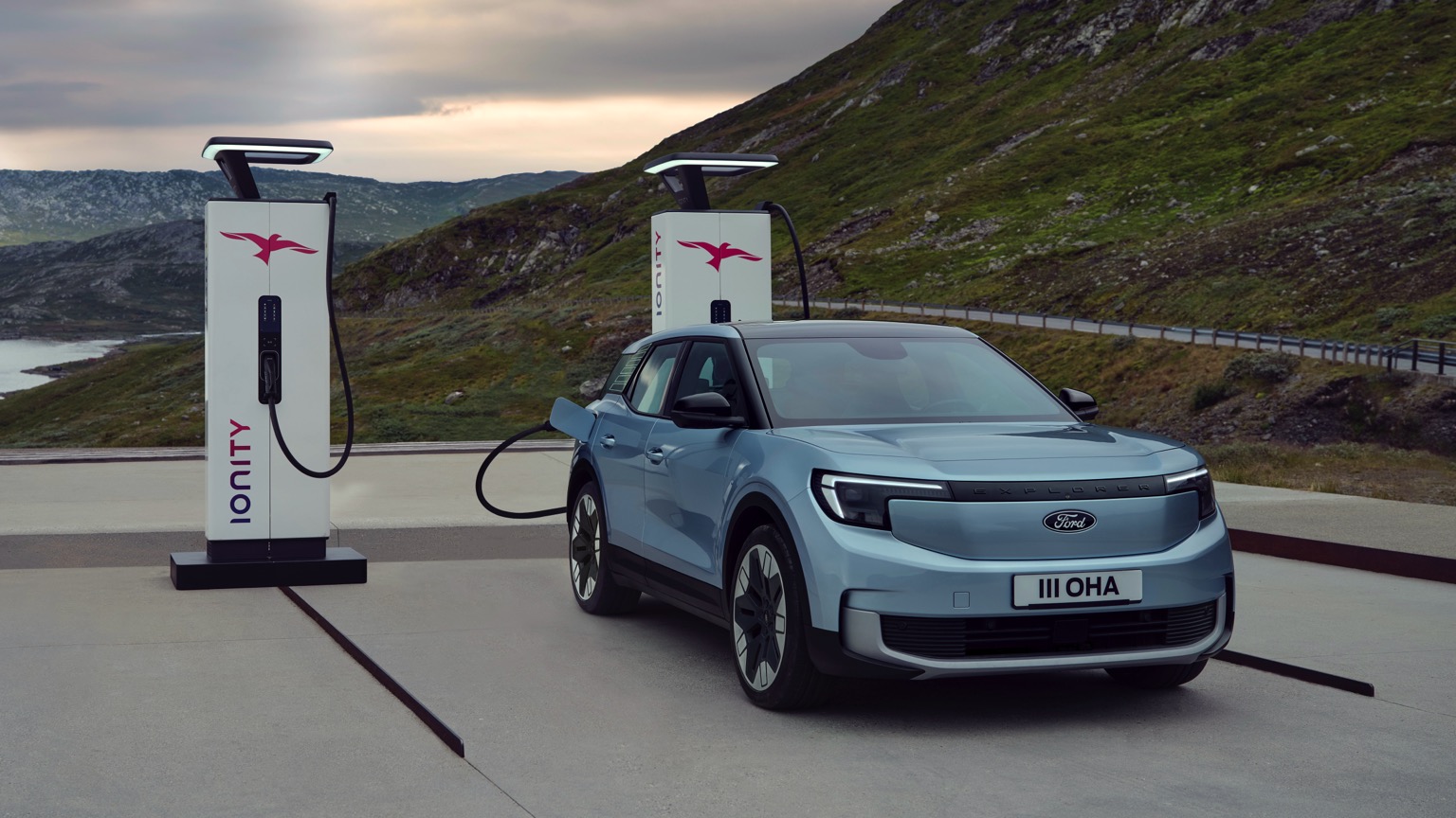 Ford Explorer Standard Range RWD galeri görseli