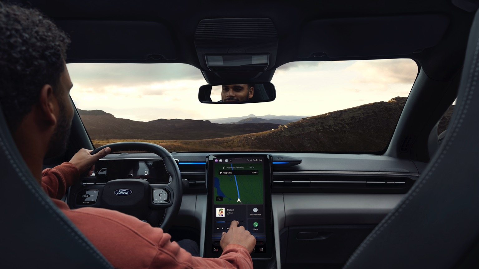 Ford Explorer EV galeri görseli