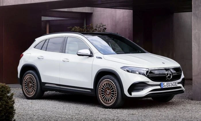 Mercedes-Benz 2025 EQA 250+
