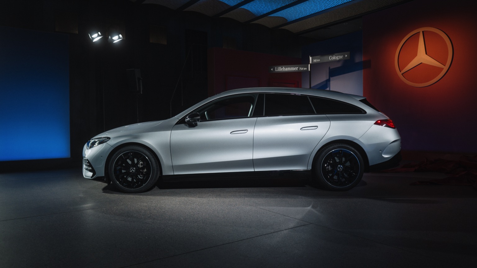 Mercedes-Benz CLA Shooting Brake 350 4MATIC galeri görseli