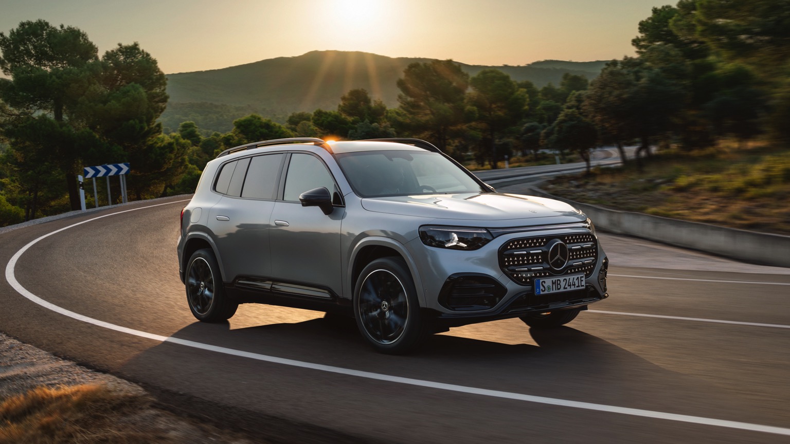 Mercedes-Benz GLB 350 4MATIC galeri görseli