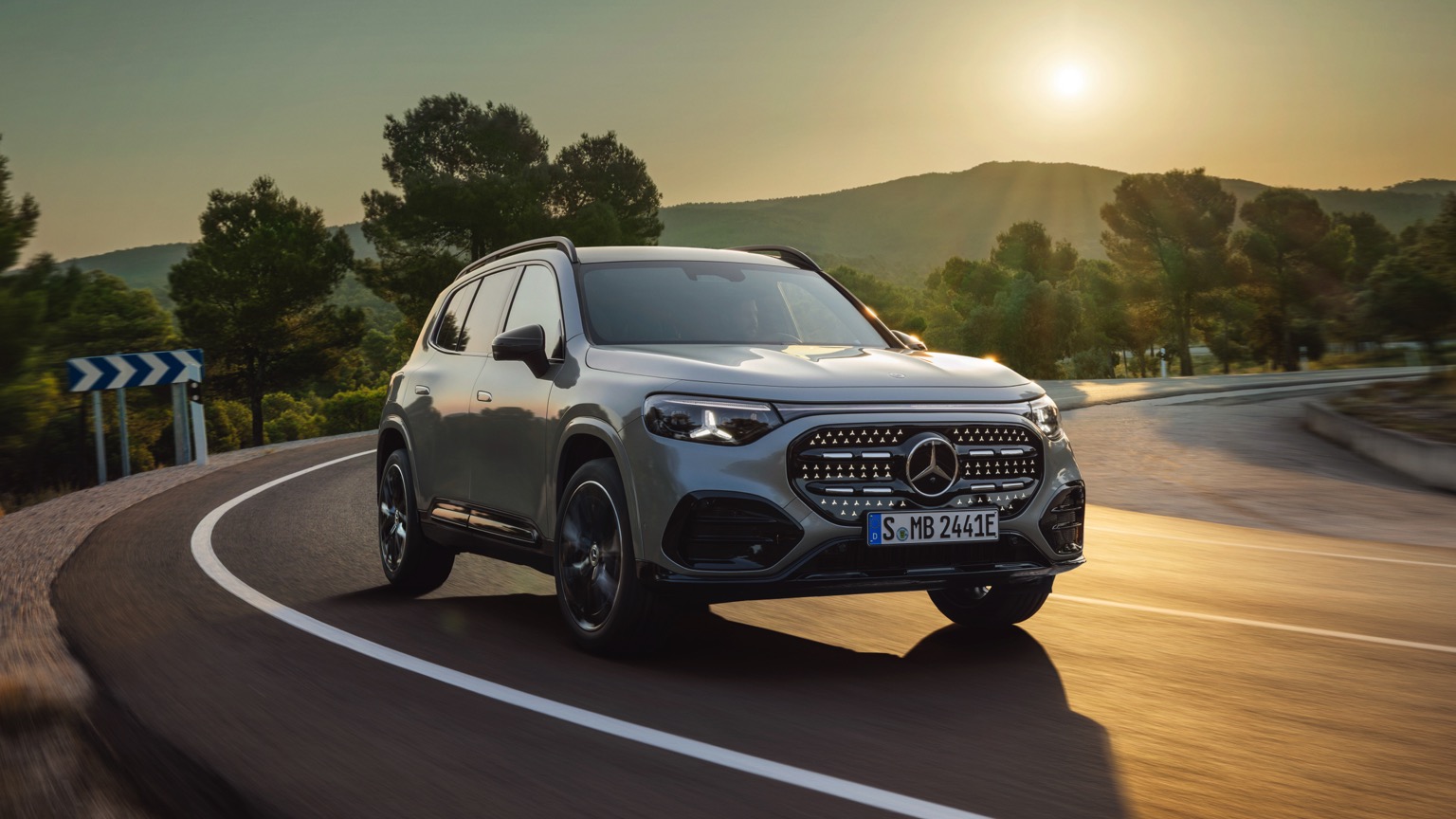 Mercedes-Benz GLB 350 4MATIC galeri görseli