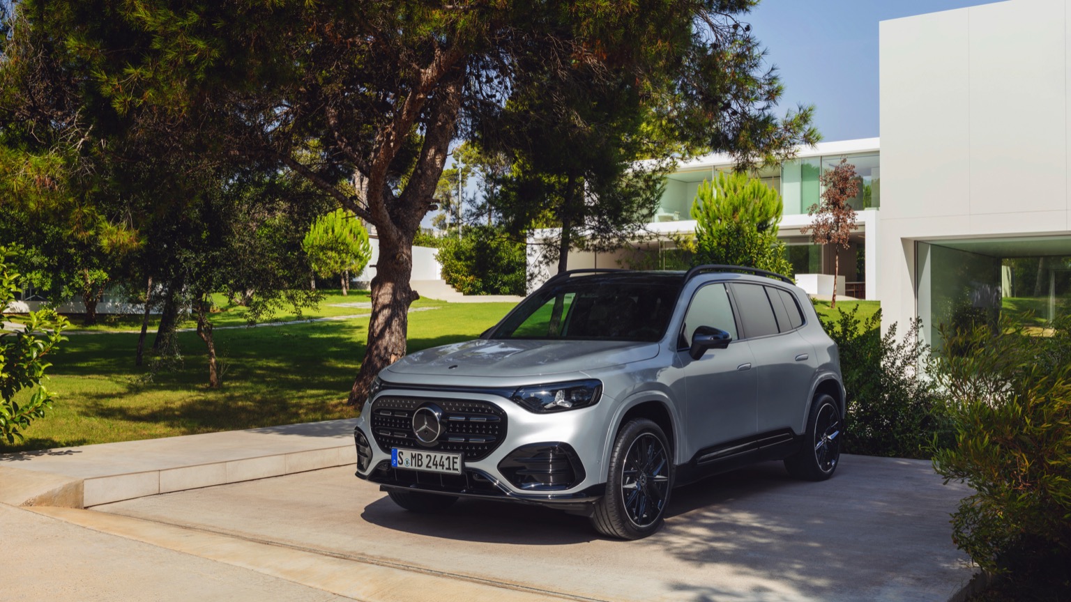 Mercedes-Benz GLB 350 4MATIC galeri görseli