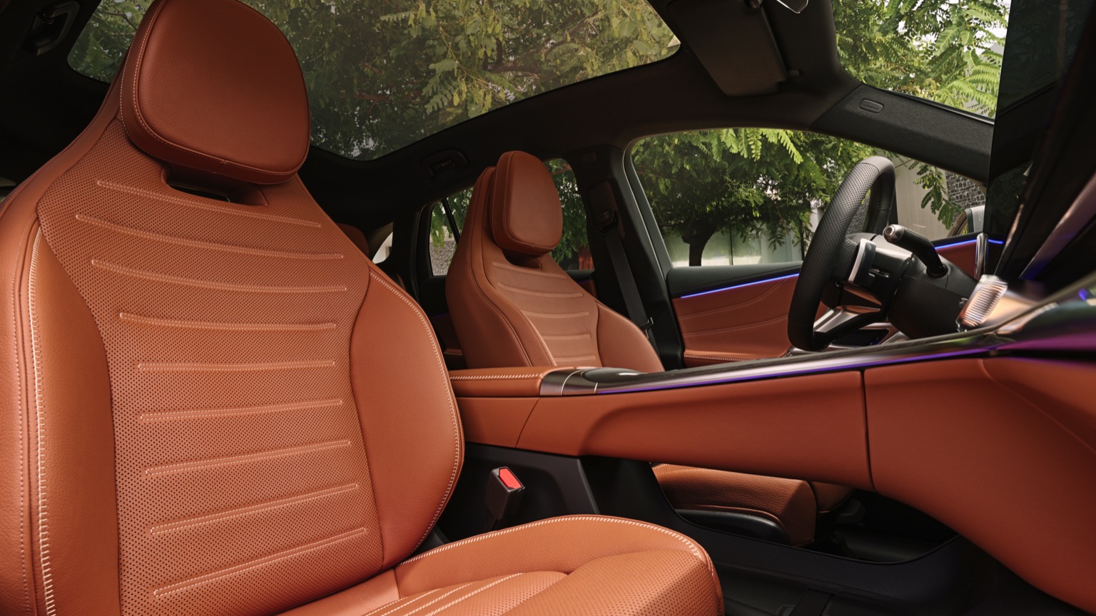 Mercedes-Benz GLC 400 4MATIC galeri görseli