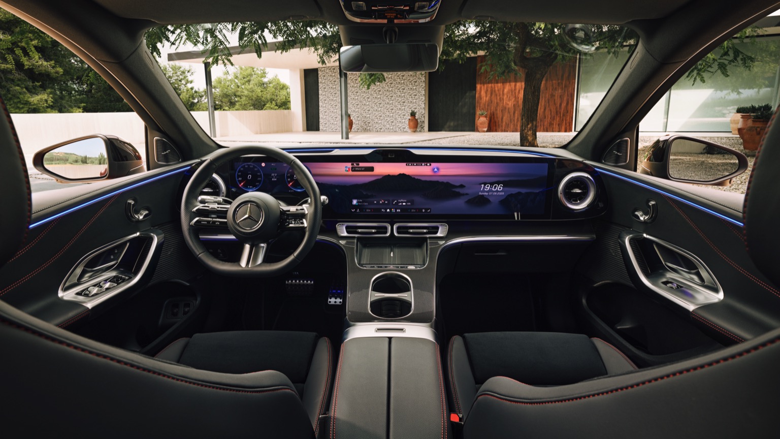 Mercedes-Benz GLC 400 4MATIC galeri görseli