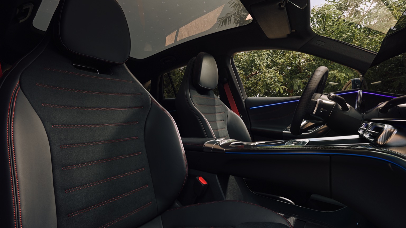 Mercedes-Benz GLC 400 4MATIC galeri görseli