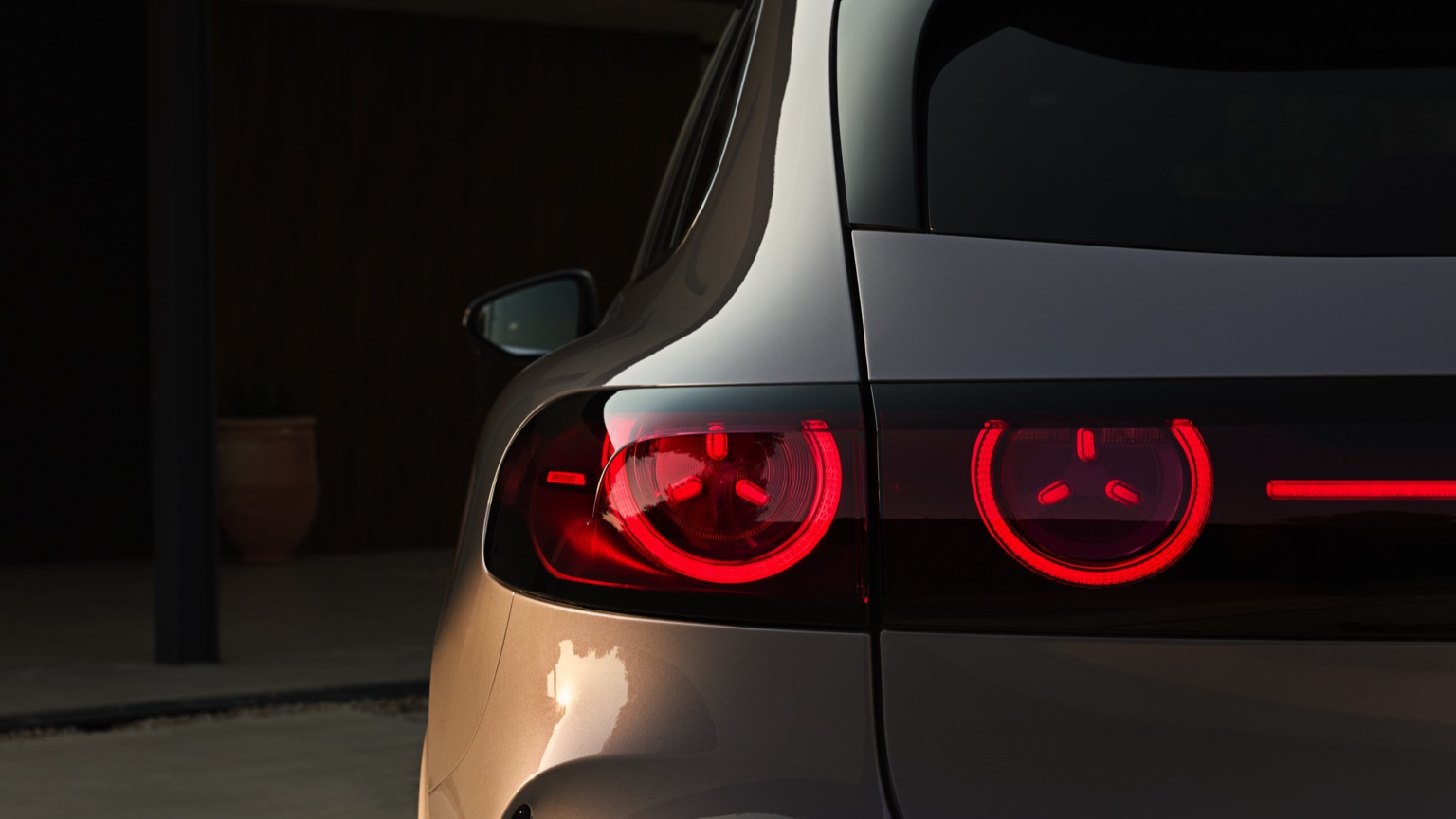 Mercedes-Benz GLC 400 4MATIC galeri görseli