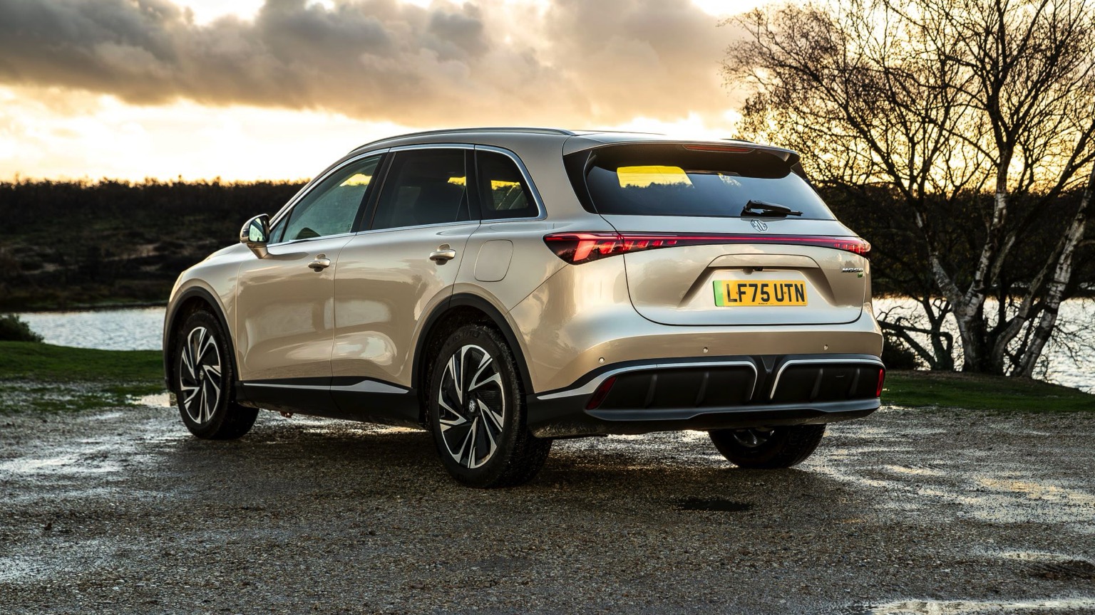 MG MGS6 EV Dual Motor 77 kWh galeri görseli