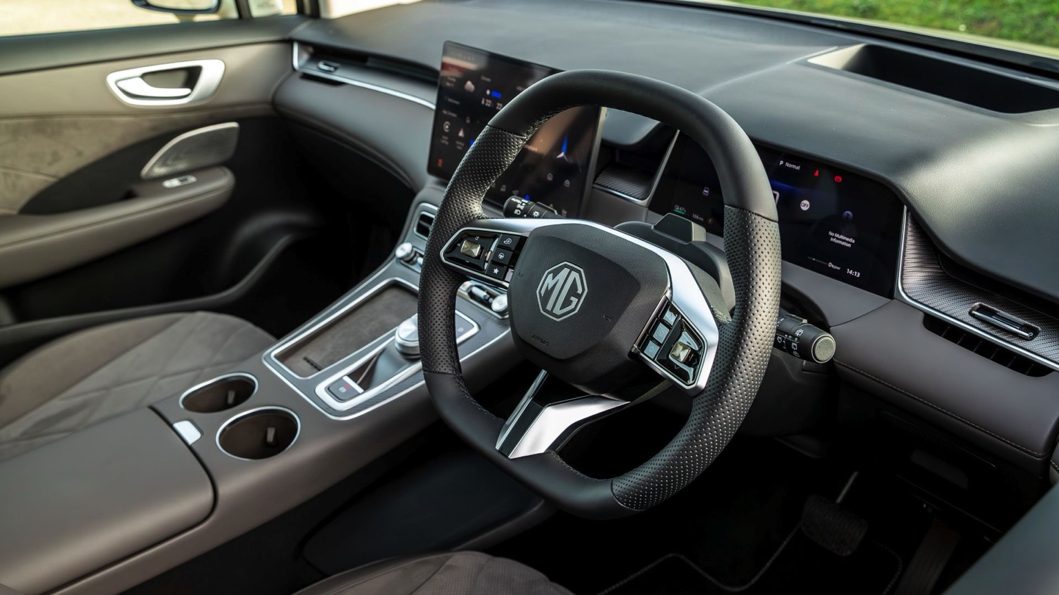 MG MGS6 EV Dual Motor 77 kWh galeri görseli