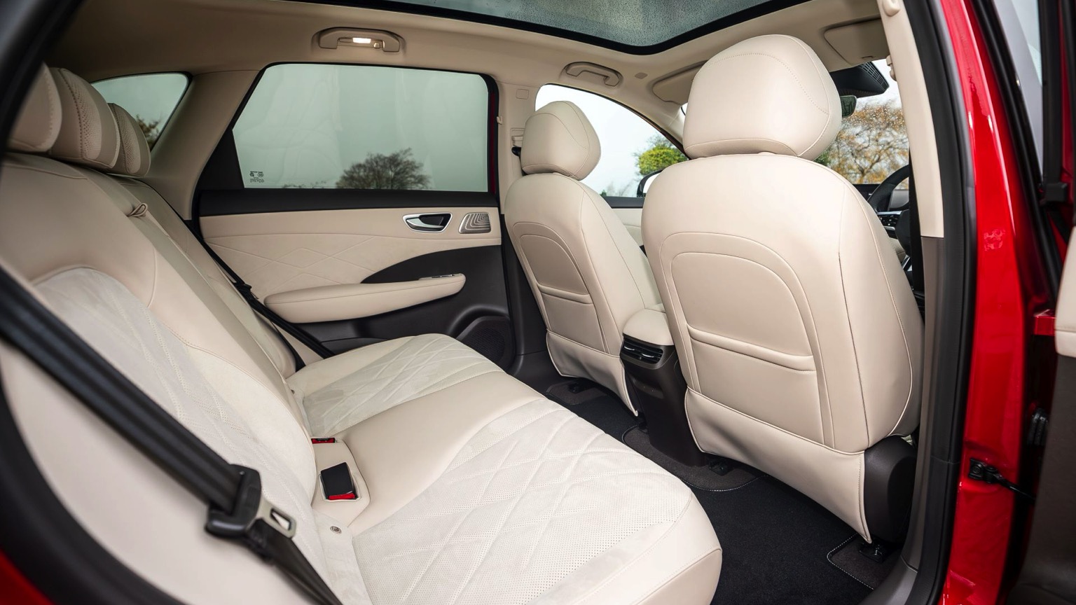 MG MGS6 EV Dual Motor 77 kWh galeri görseli