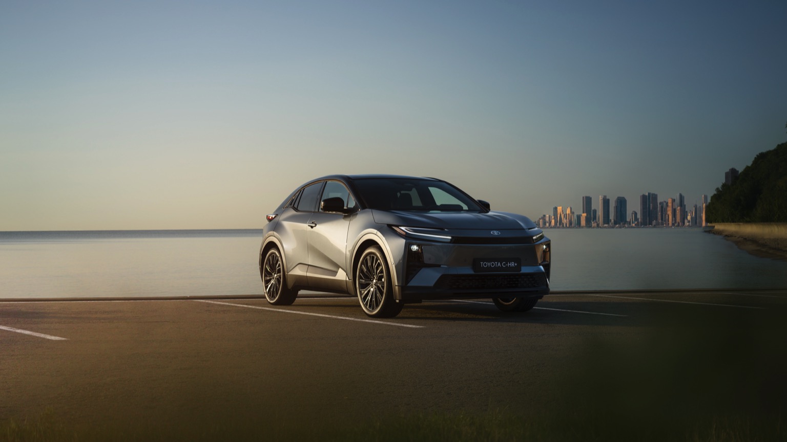 Toyota C-HR+ 77 kWh AWD galeri görseli