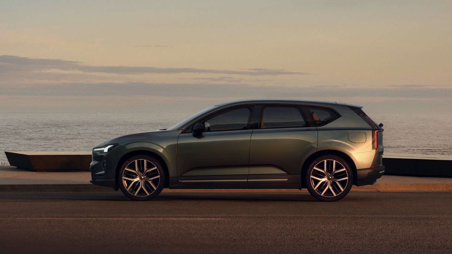 Volvo EX60 P12 AWD galeri görseli