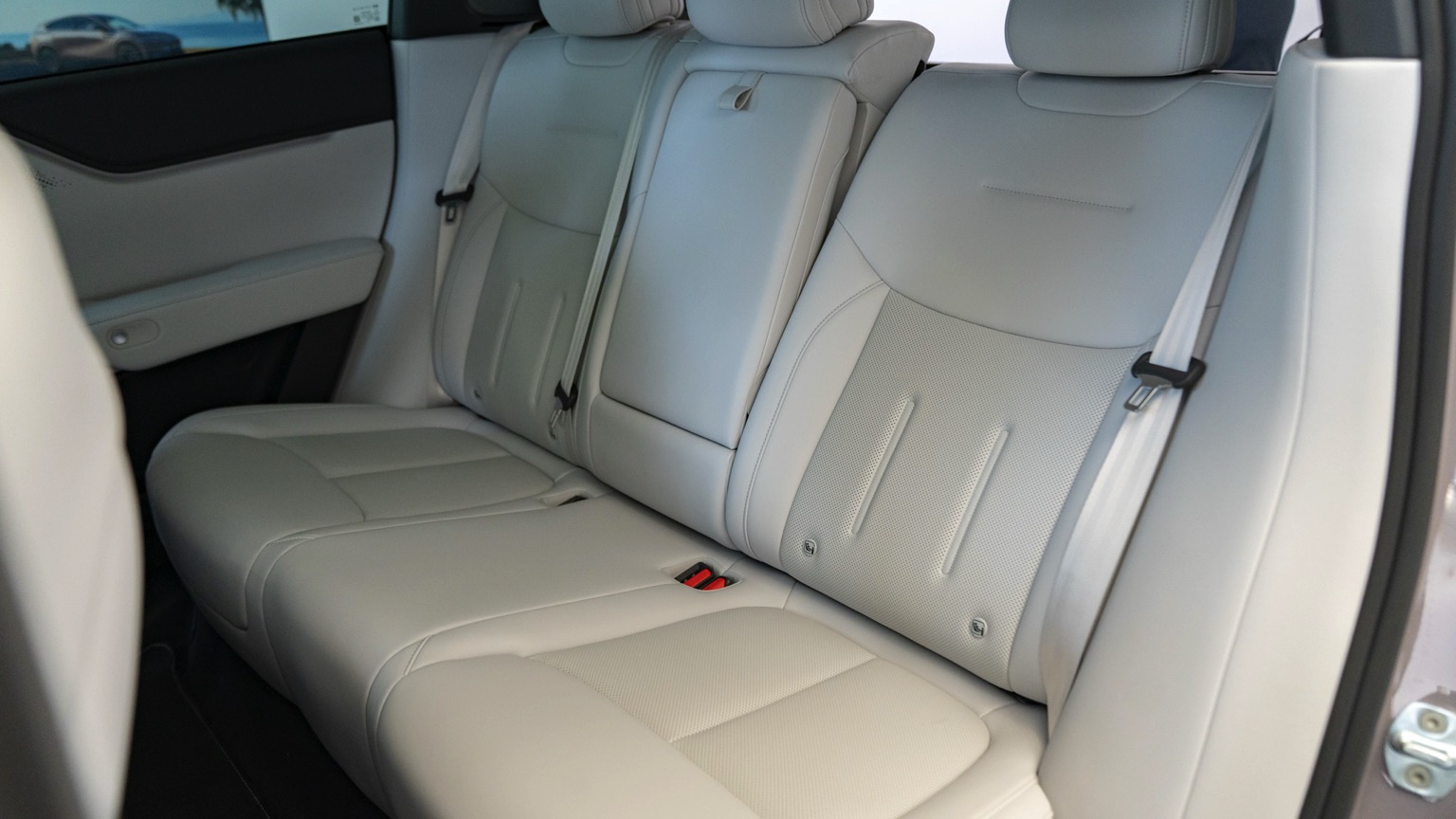 Toyota bZ4X Touring FWD 74.7 kWh galeri görseli